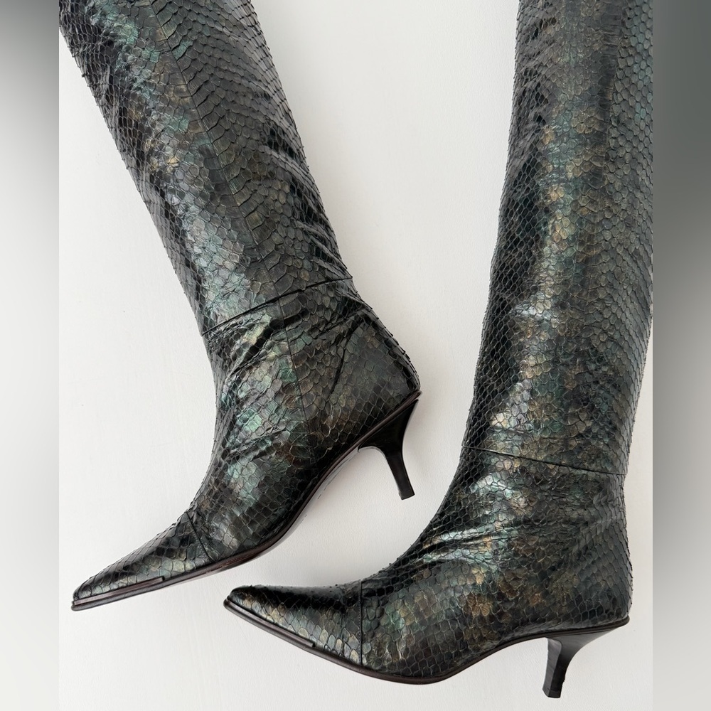 GUCCI | Tom Ford Runway Spring 1997 Iridescent Python Knee High Boots US 6.5 - Picture 6 of 16